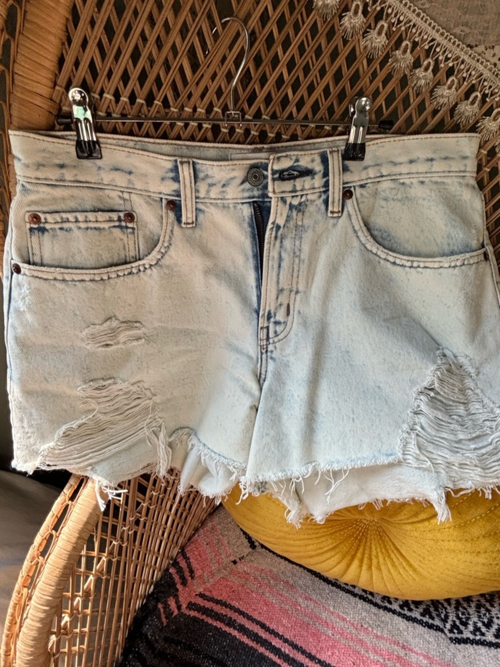 Abercrombie and Fitch A&F Mid Rise Boyfriend shorts- size 6/28 Curve Love